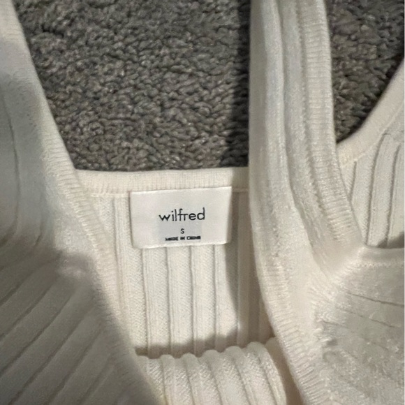 Aritzia Wilfred Sweater Set. - Picture 3 of 3